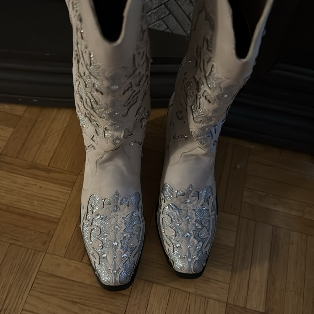 Ladies 7.5 Sparkle and Rhinestone Dressy Boots - Picture 6 of 10